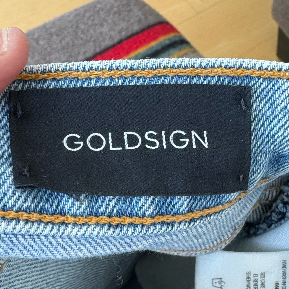 Golding - Picture 7 of 10